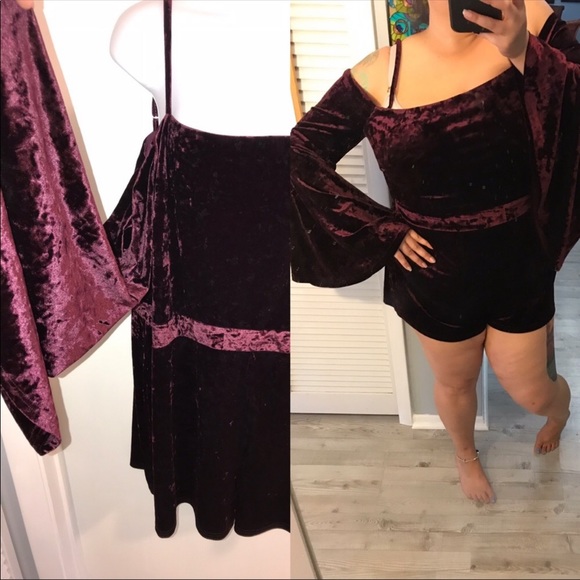 Forever 21 Pants - Forever 21 velvet romper dramatic bell sleeves